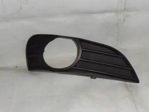 Рамка противотуманной фары правая Geely MK Cross 101800611401