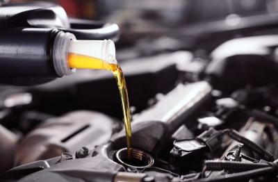 Как самостоятельно поменять масло в двигателе