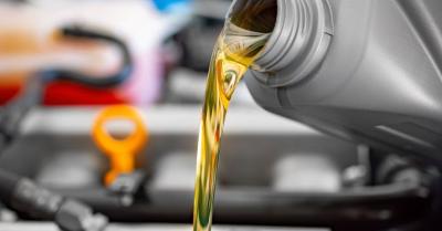 Три главных способа замены масла в автомобиле: плюсы и минусы